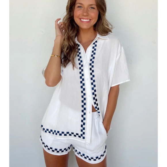 vestique Tops - NWT Portia Checkered Shirt